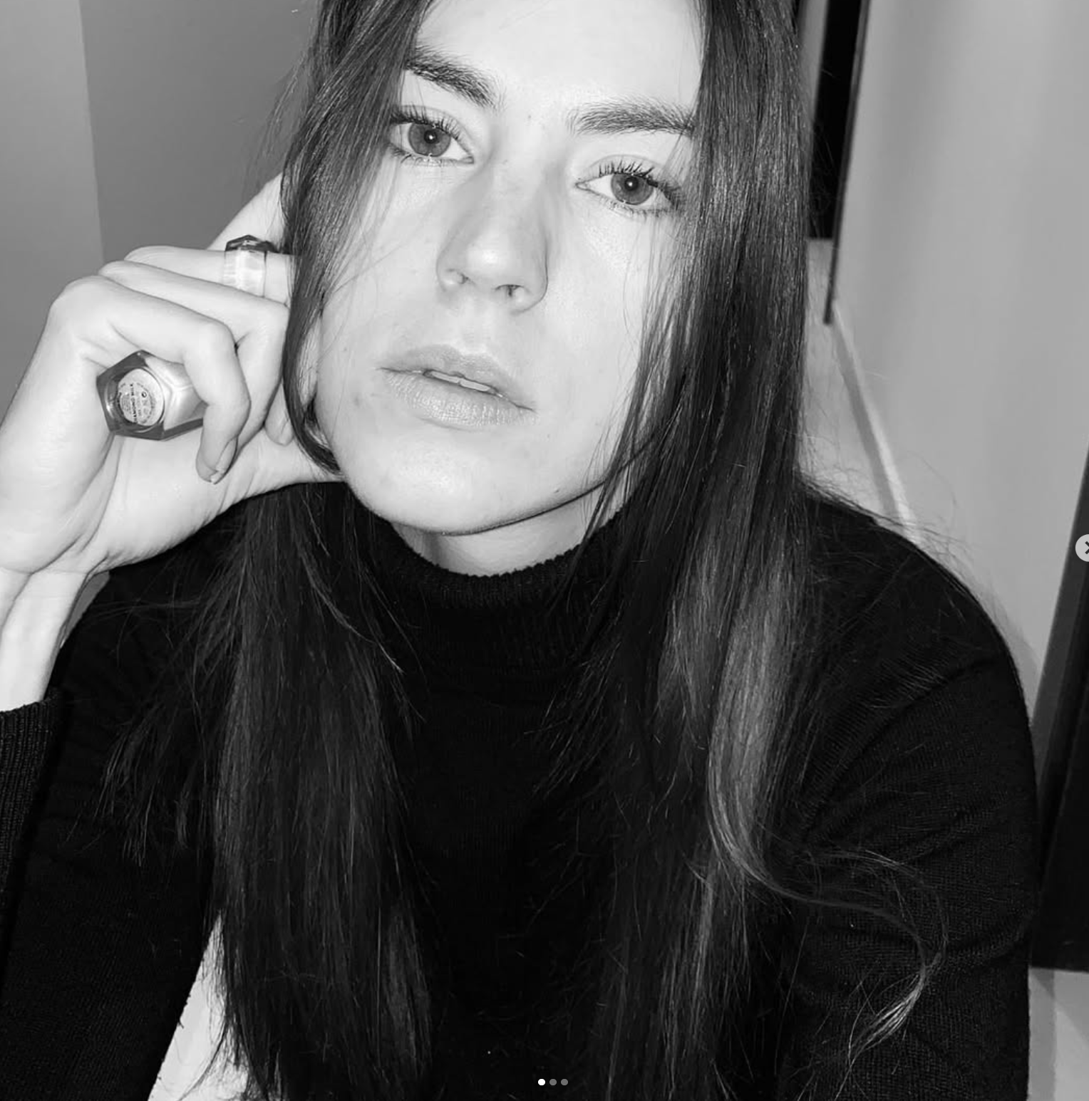 Black-and-white close portrait of Diana Manolova